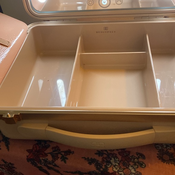 Beautifect Makeup Case - Picture 4 of 9